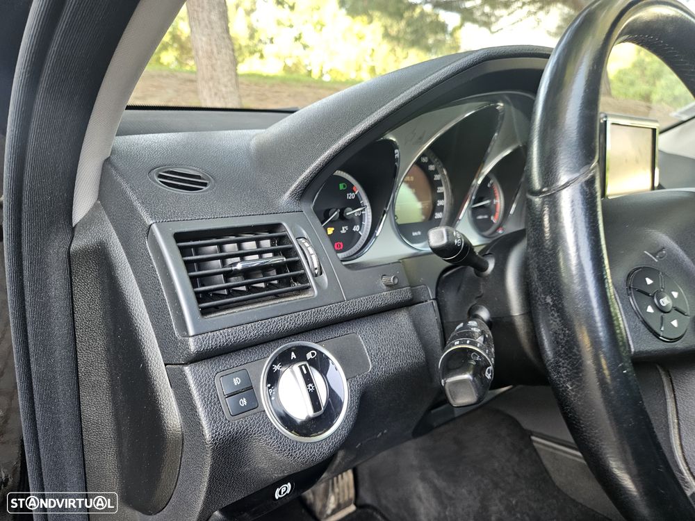 Mercedes-Benz C 250 - 12