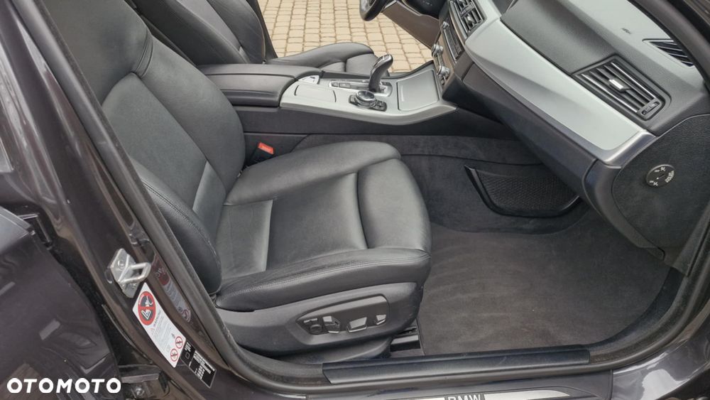 BMW Seria 5 528i xDrive Sport-Aut - 11