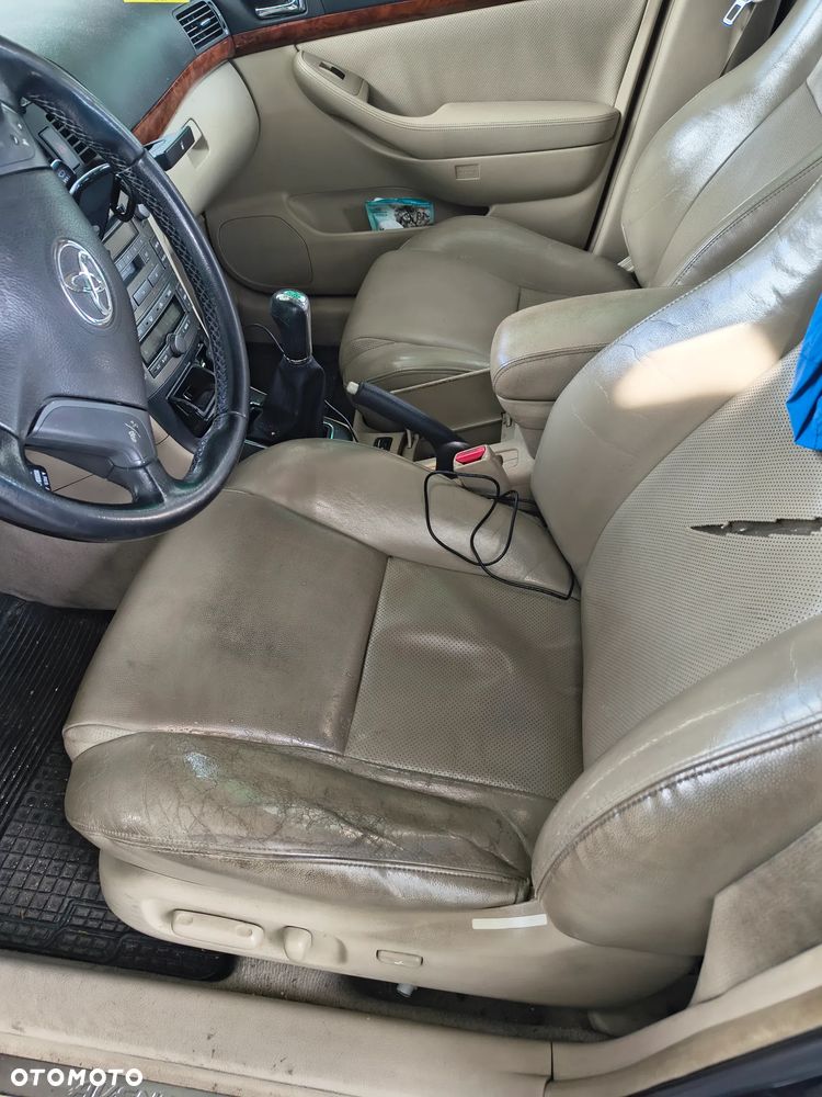 Toyota Avensis 2.0 VVT-i Executive - 7