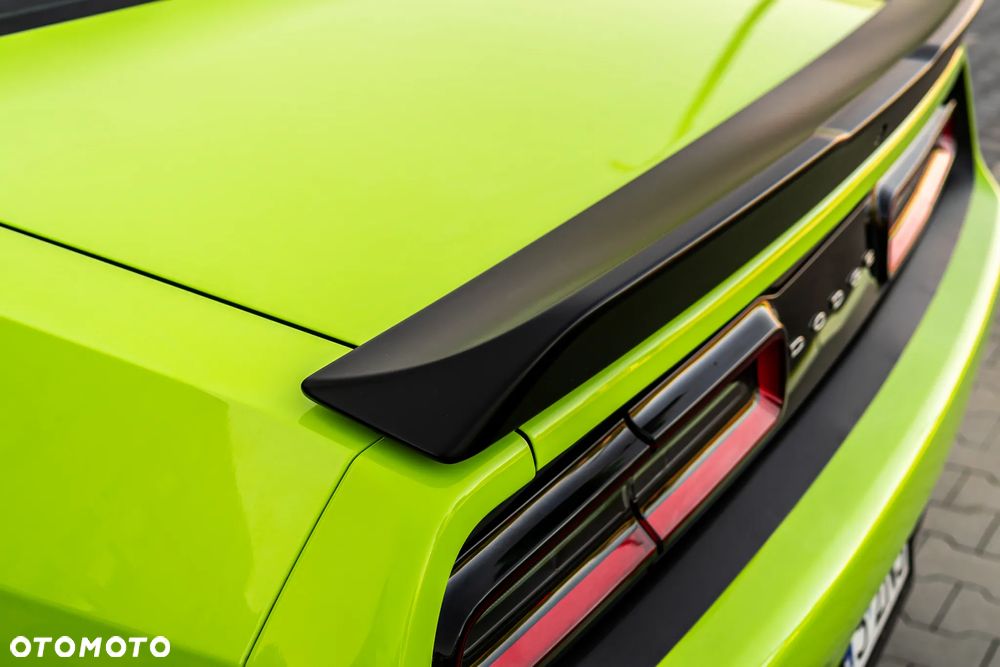 Dodge Challenger - 36
