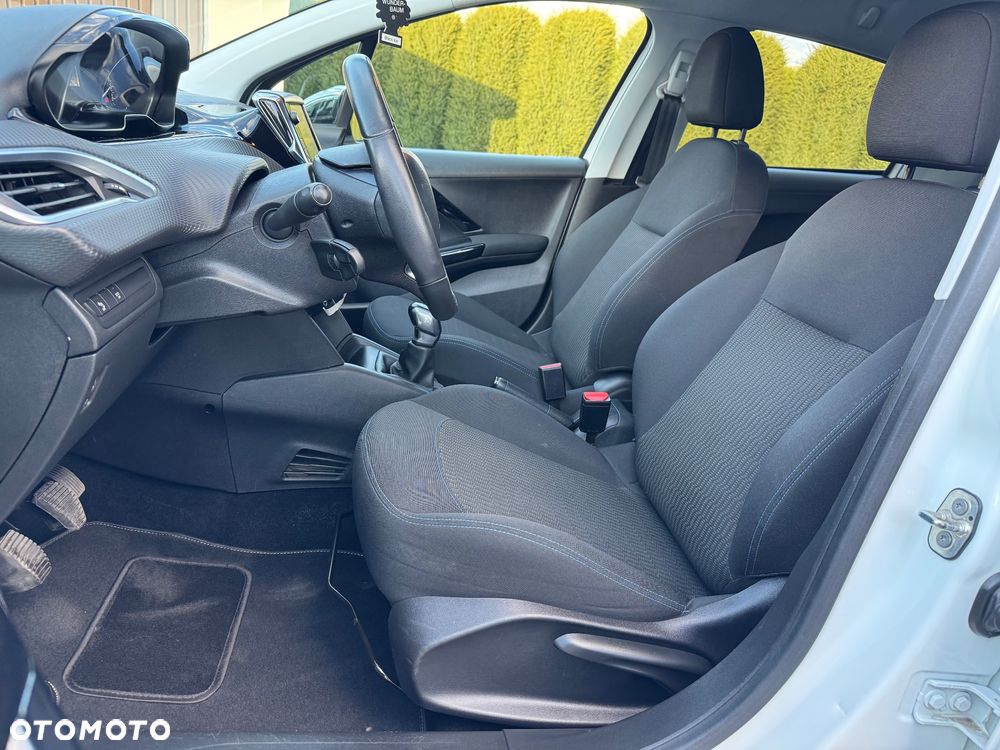 Peugeot 208 PureTech 82 Stop & Start Signature - 9