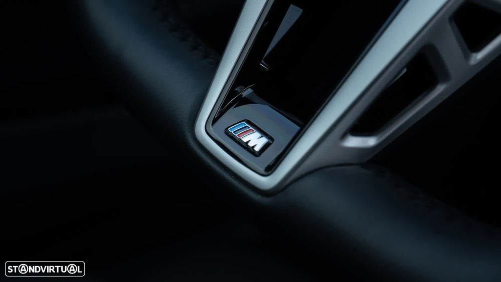 BMW 330 e Pack Desportivo M Pro Auto - 33