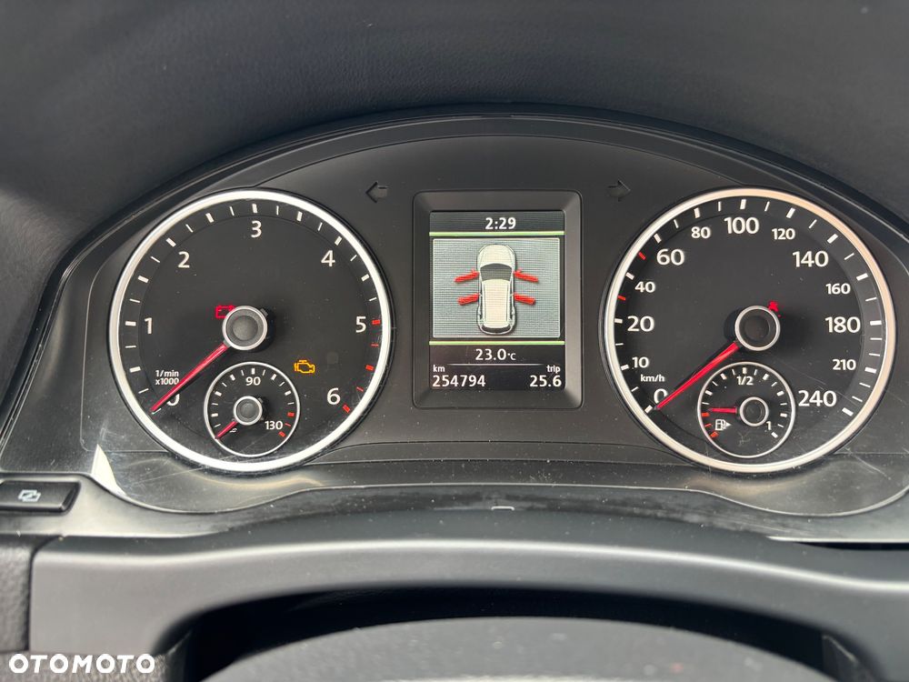 Volkswagen Tiguan 2.0 TDI DPF BlueMotion Technology Sport & Style - 35