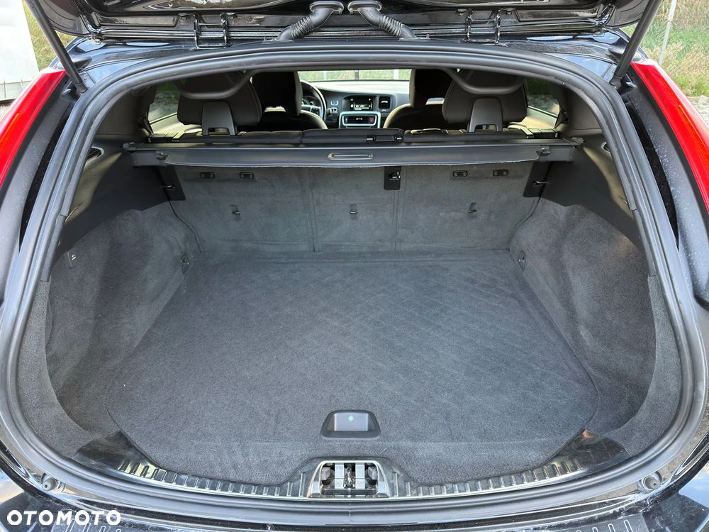 Volvo V60 D4 Momentum - 16