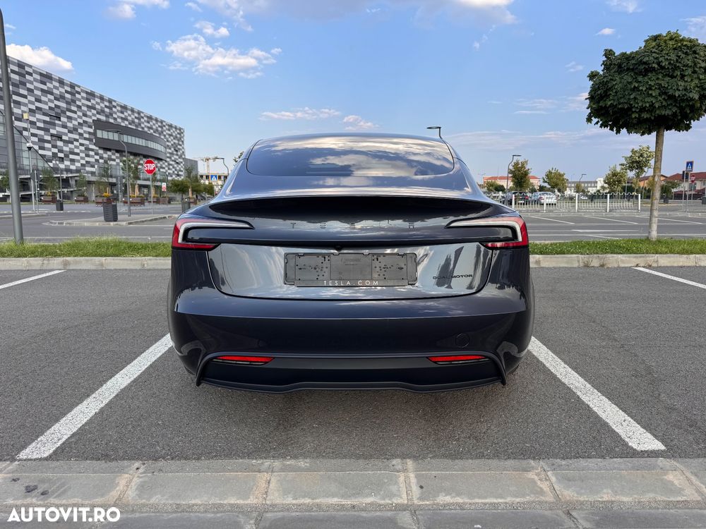 Tesla Model 3 Long Range - 8