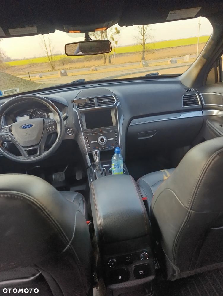 Ford Explorer - 11