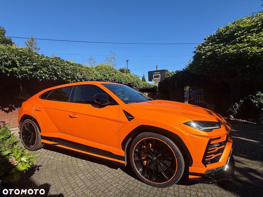 Lamborghini Urus - 1