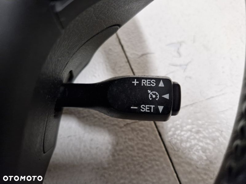 toyota avensis t27 lift t29 kierownica skóra multifunkcja - 5