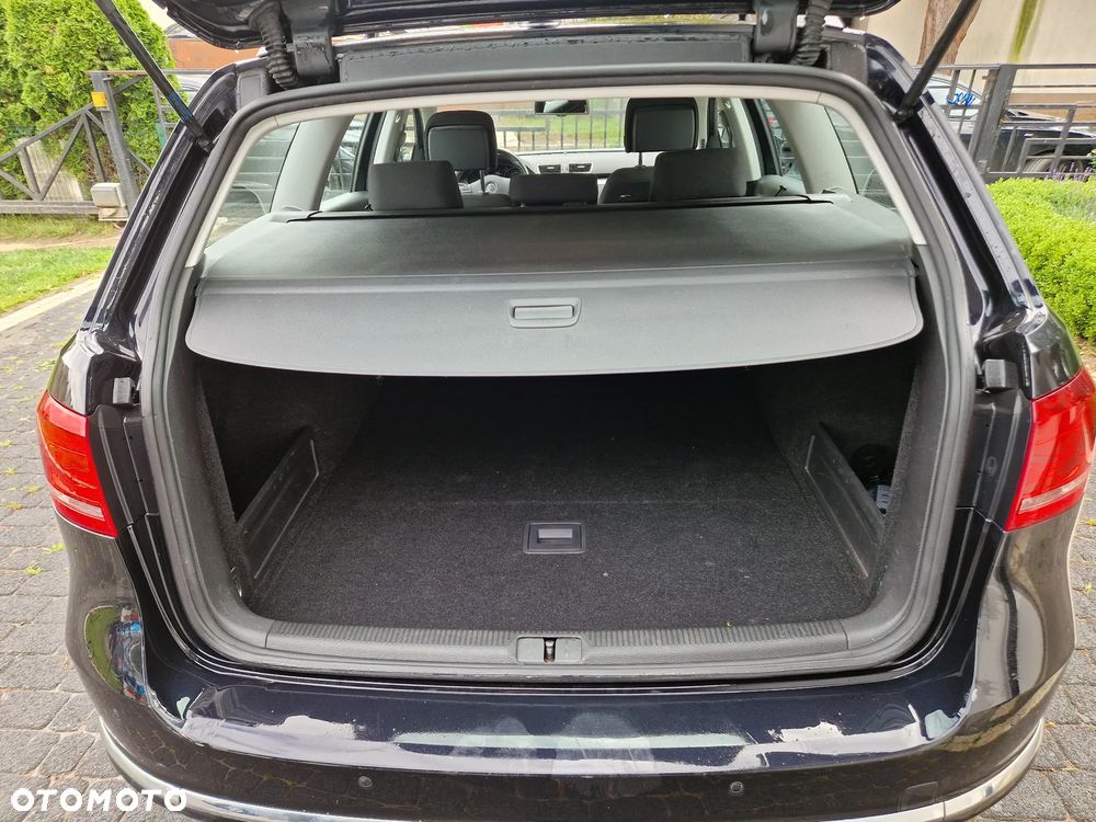 Volkswagen Passat Variant 2.0 Blue TDI SCR Comfortline - 17