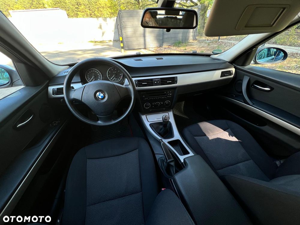 BMW Seria 3 318i - 20