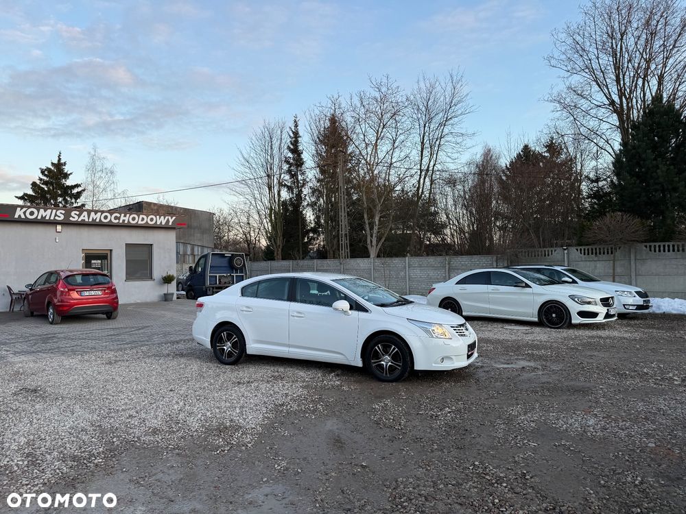 Toyota Avensis 1.6 Comfort - 23