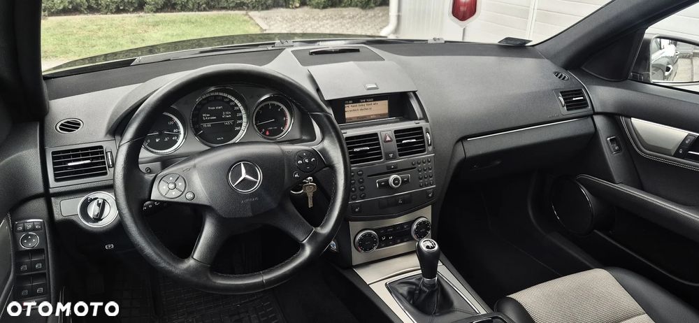 Mercedes-Benz Klasa C 200 CDI BlueEff Avantgarde - 4