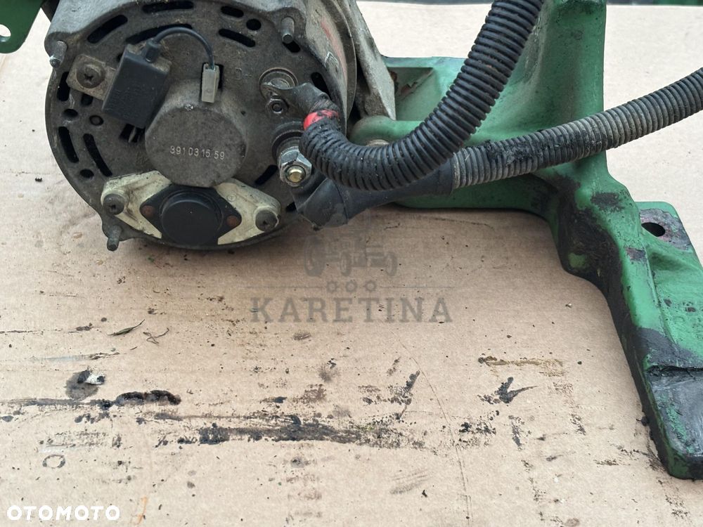 John Deere 3215 3220 3415 3420 Alternator Uchwyt Alternatora Mocowanie AH137883 R132166 R132920 - 4