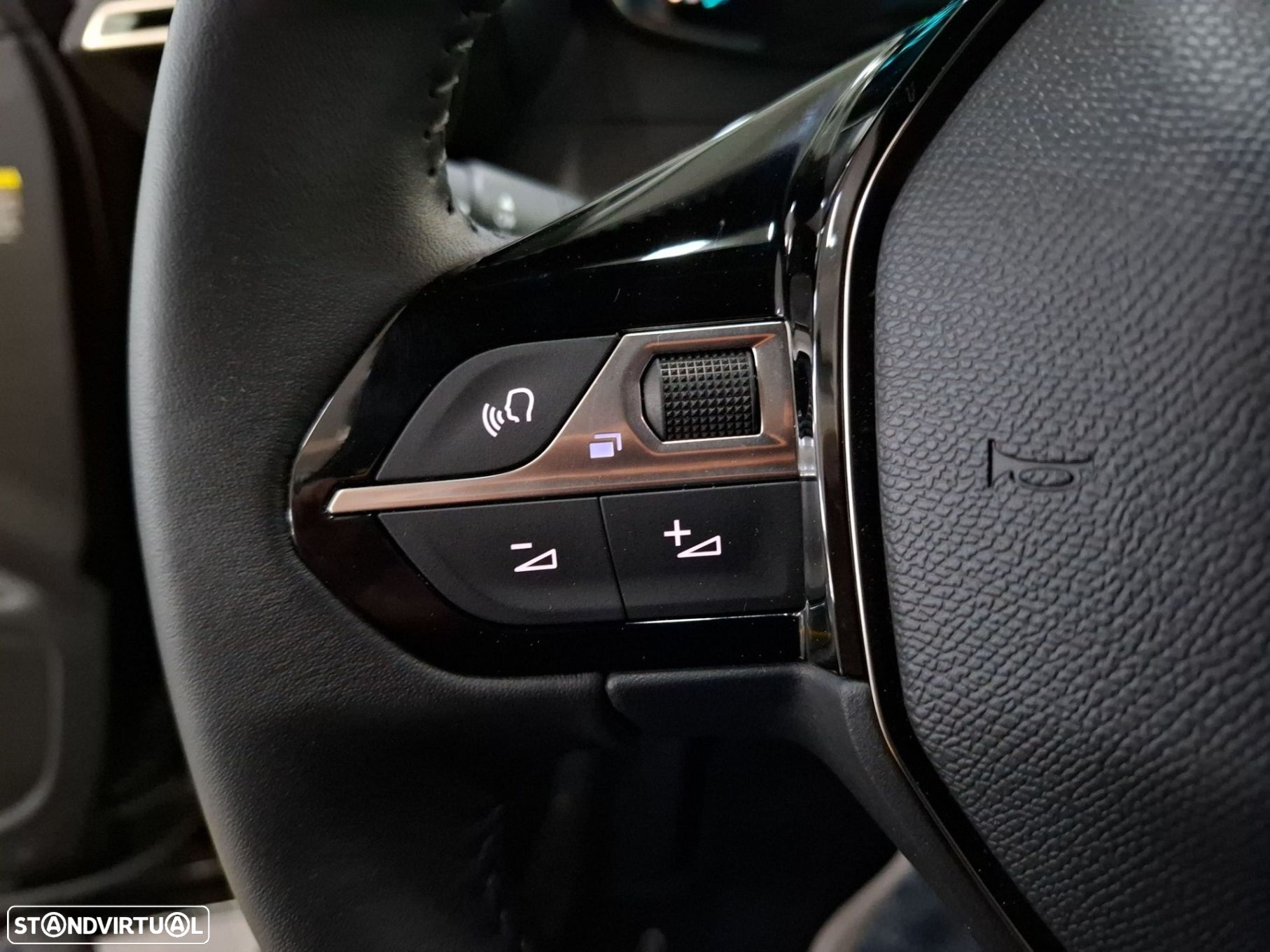 Peugeot e-2008 54 kWh Active - 14