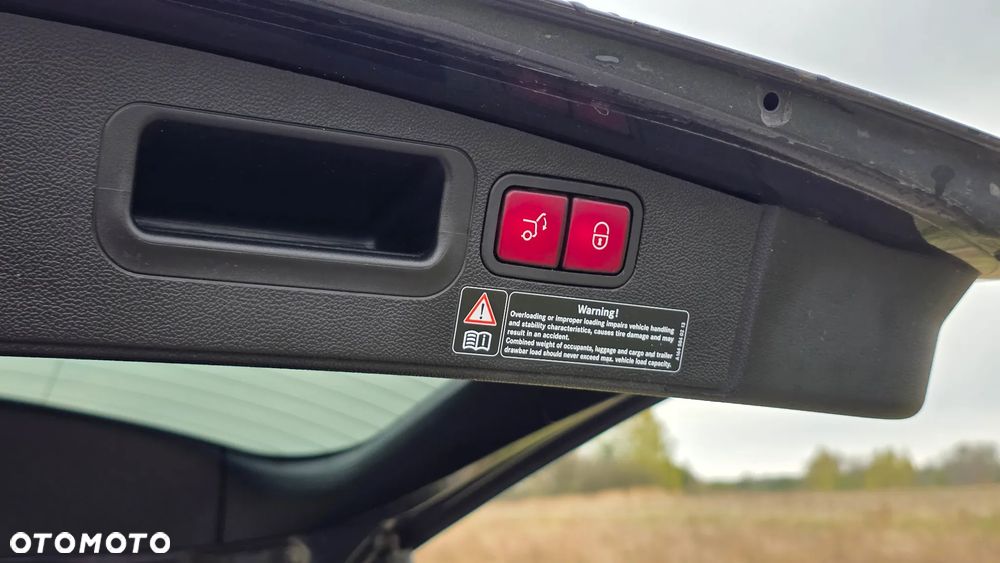 Mercedes-Benz ML 63 AMG 4-Matic - 12