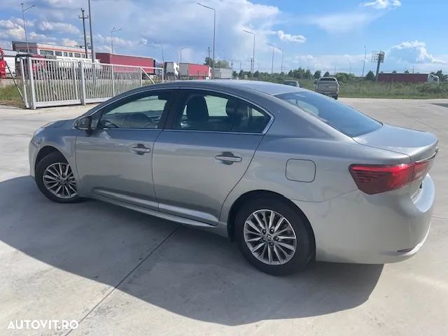 Toyota Avensis 1.8 Executive - 5