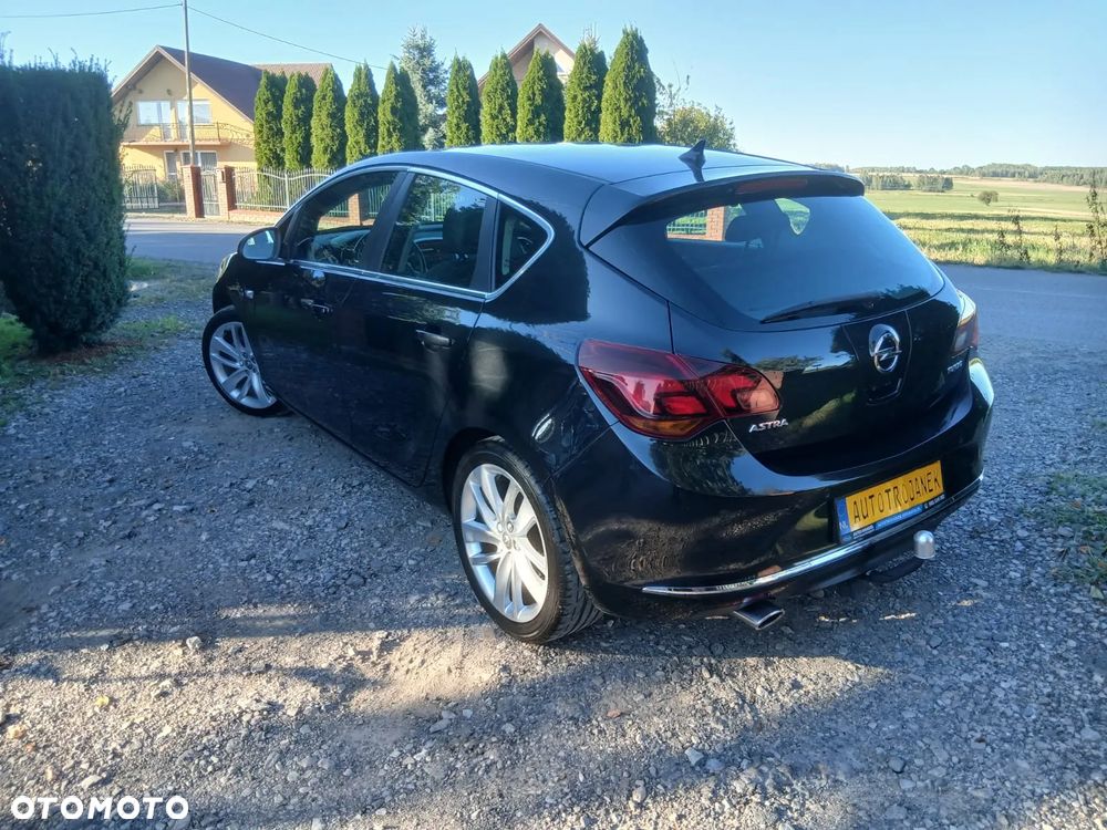 Opel Astra 1.4 Turbo Cosmo - 4