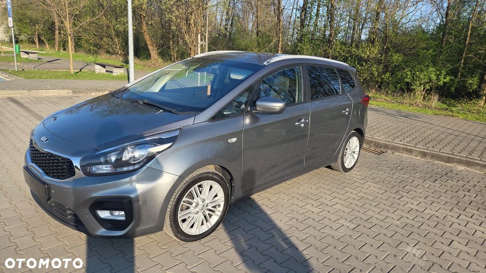 Kia Carens - 2