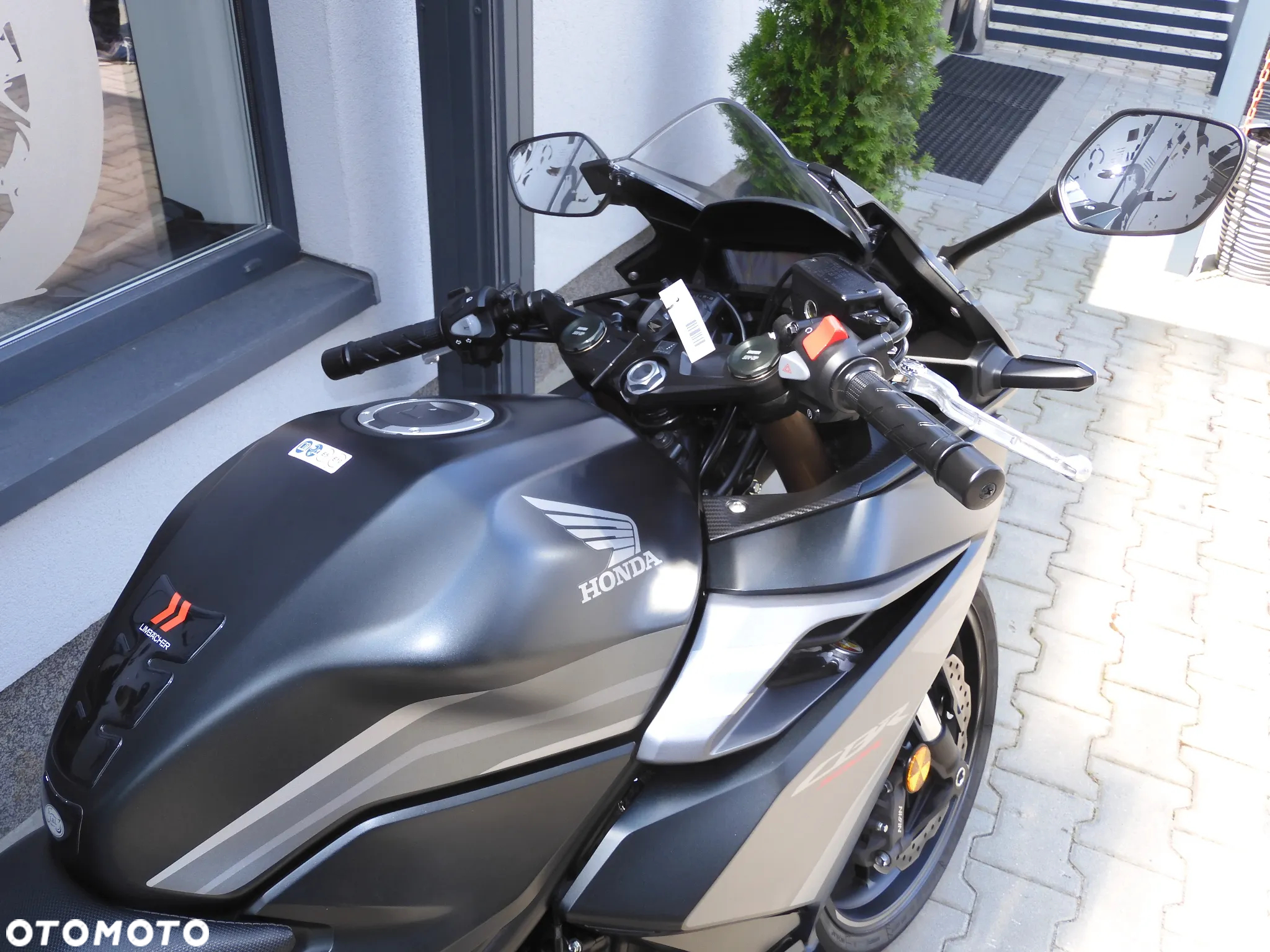 Honda CBR - 9