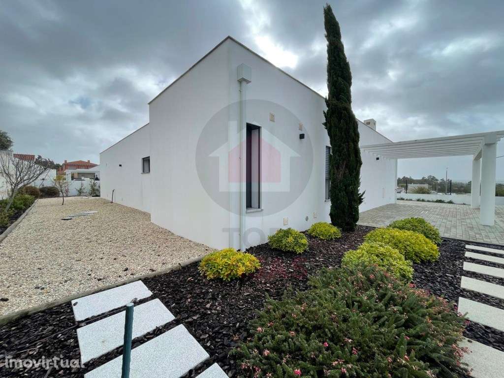 Moradia de estilo contemporânea na Quinta do Negrelho, Caldas da Ra... - Grande imagem: 4/32