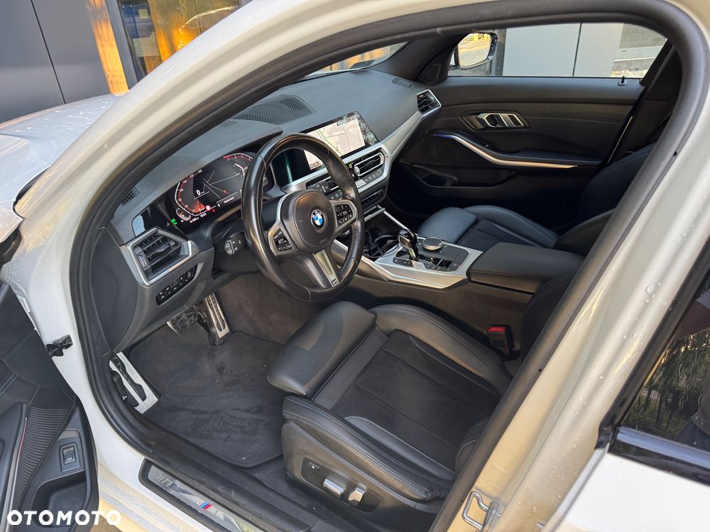 BMW Seria 3 318i M Sport sport - 28