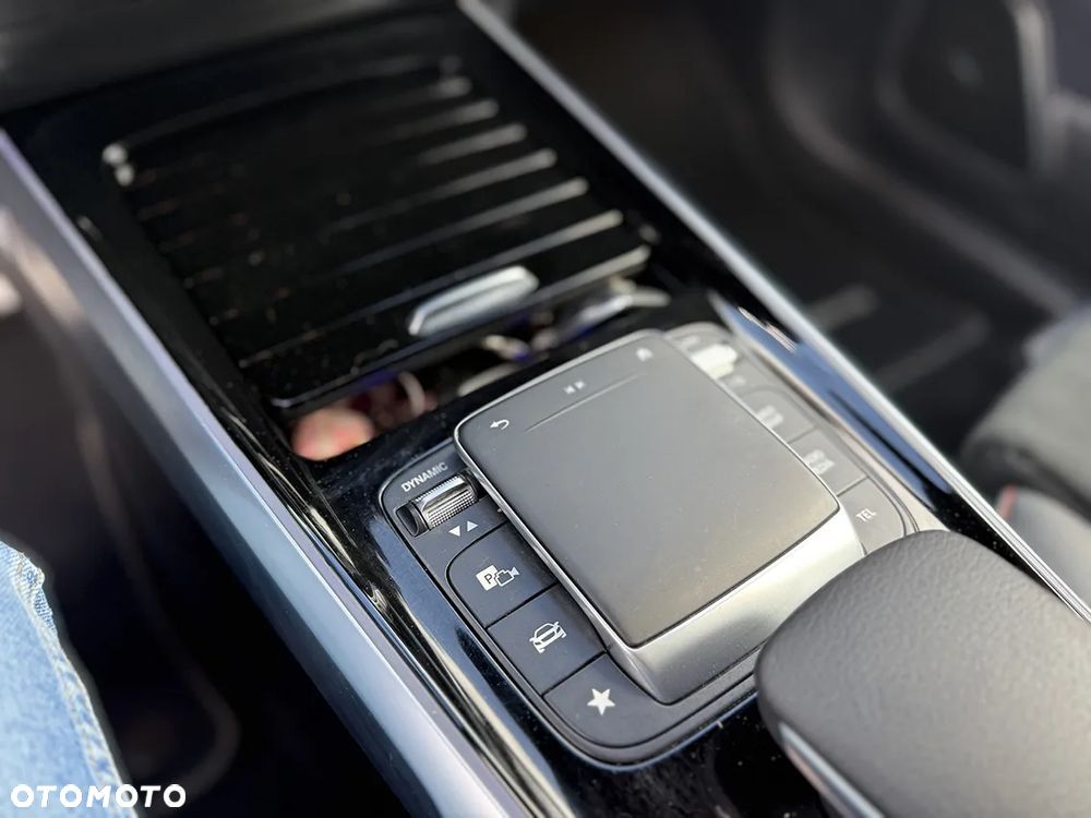 Mercedes-Benz EQB 250 AMG Line - 18