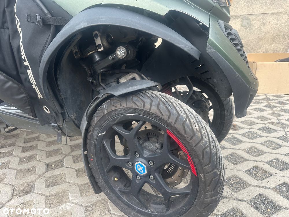Piaggio MP-3 - 10