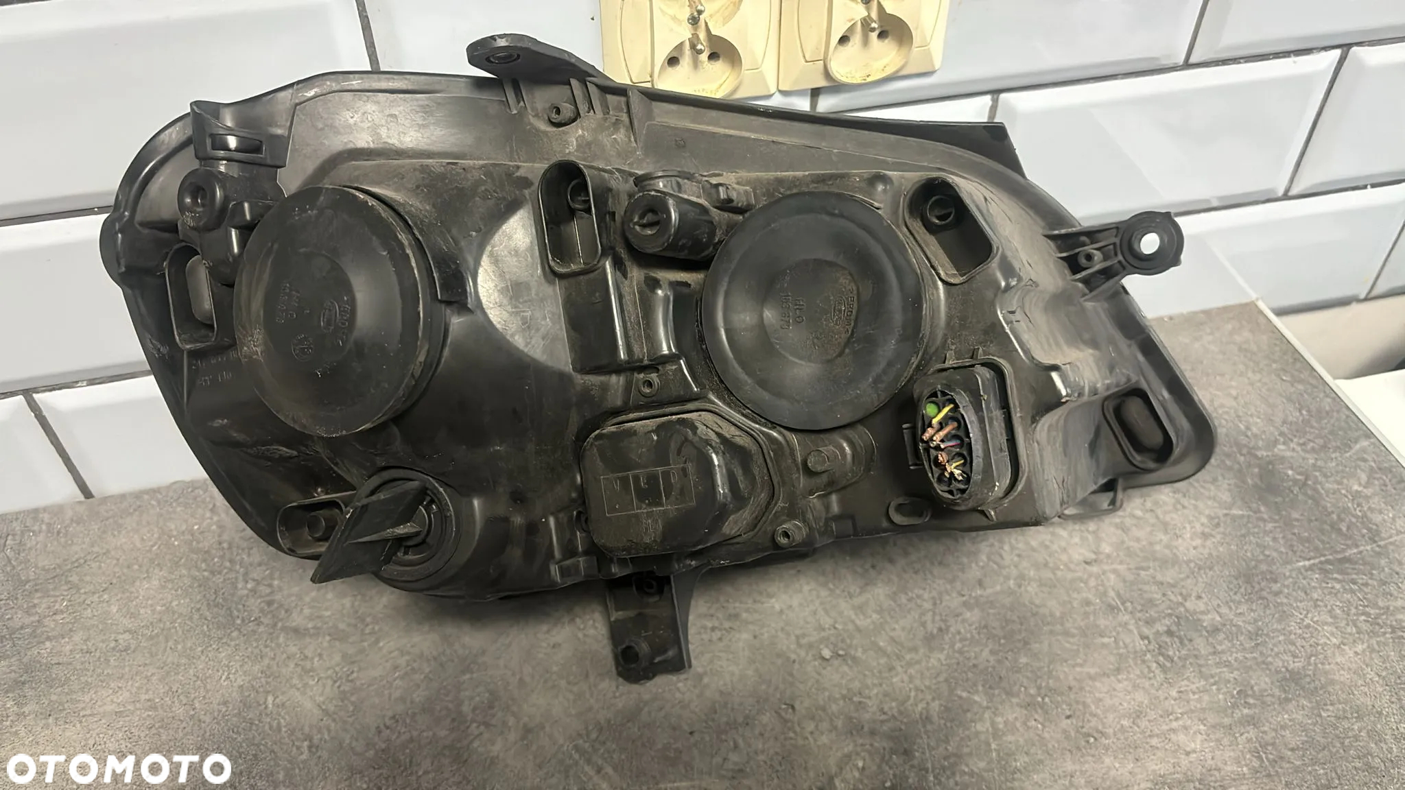 przednia lewa lampa Vw Polo 9N 6Q1941007AR EUROPA      (137/1)   (154/1) - 3