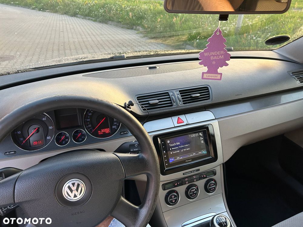 Volkswagen Passat 1.9 TDI Comfortline - 4