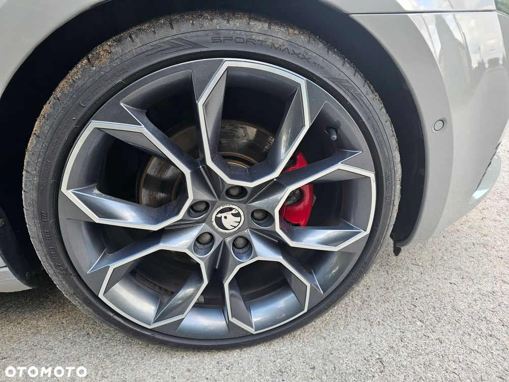 Skoda Octavia 2.0 TDI DSG RS - 21