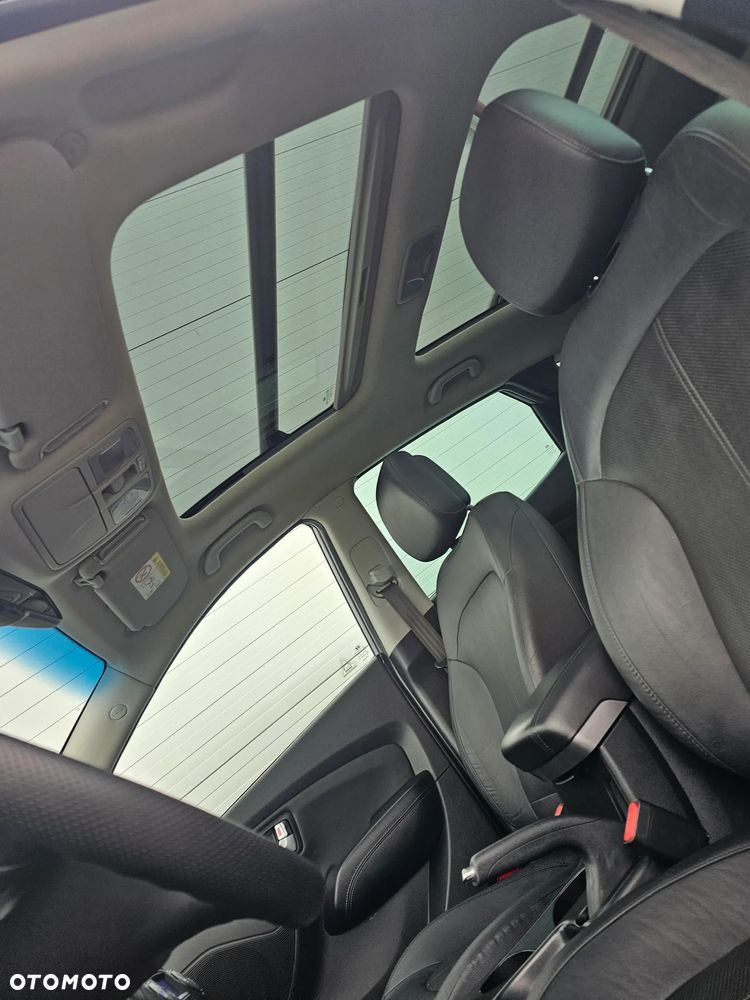 Hyundai ix35 2.0 CRDi 4WD Automatik Premium - 24