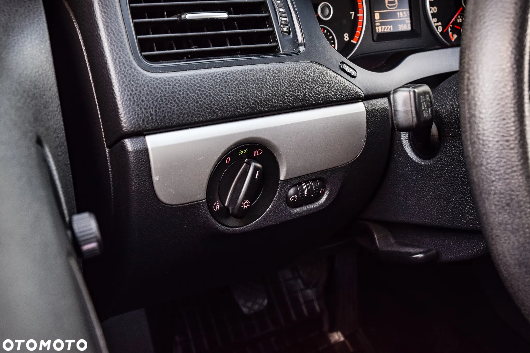 Volkswagen Jetta 1.2 TSI Comfortline - 33