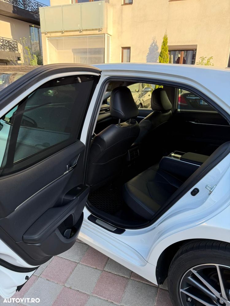 Toyota Camry 2.5 Exclusive - 11