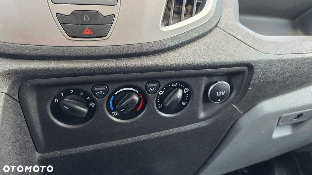 Ford Transit - 19