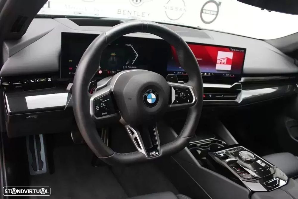 BMW 520 d xDrive Pack Desportivo M - 17