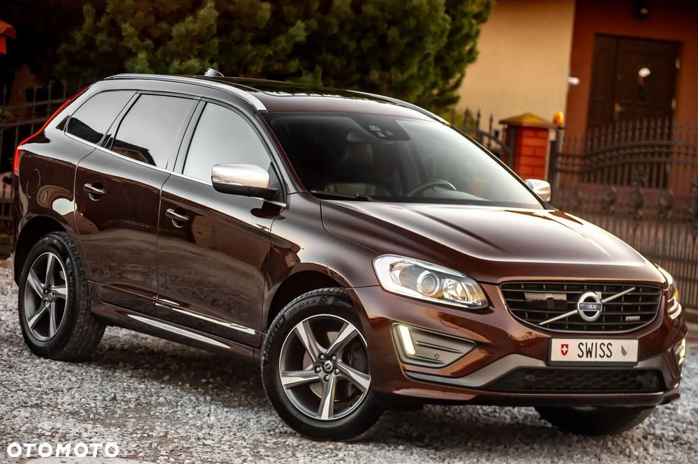 Volvo XC 60 D5 AWD R-Design Momentum - 3