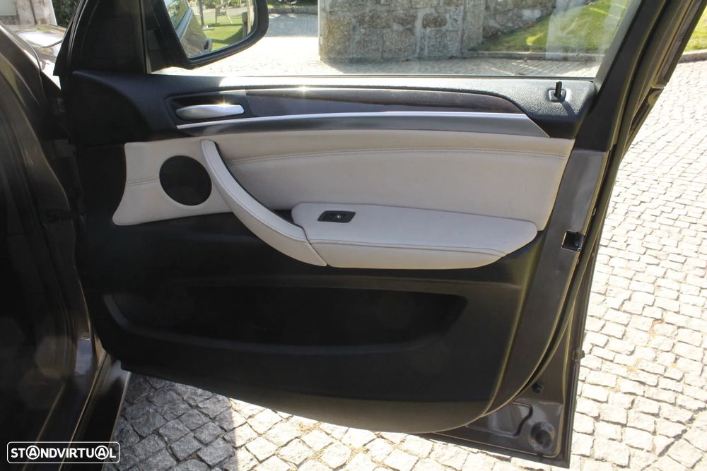 BMW X5 xDrive40d - 26