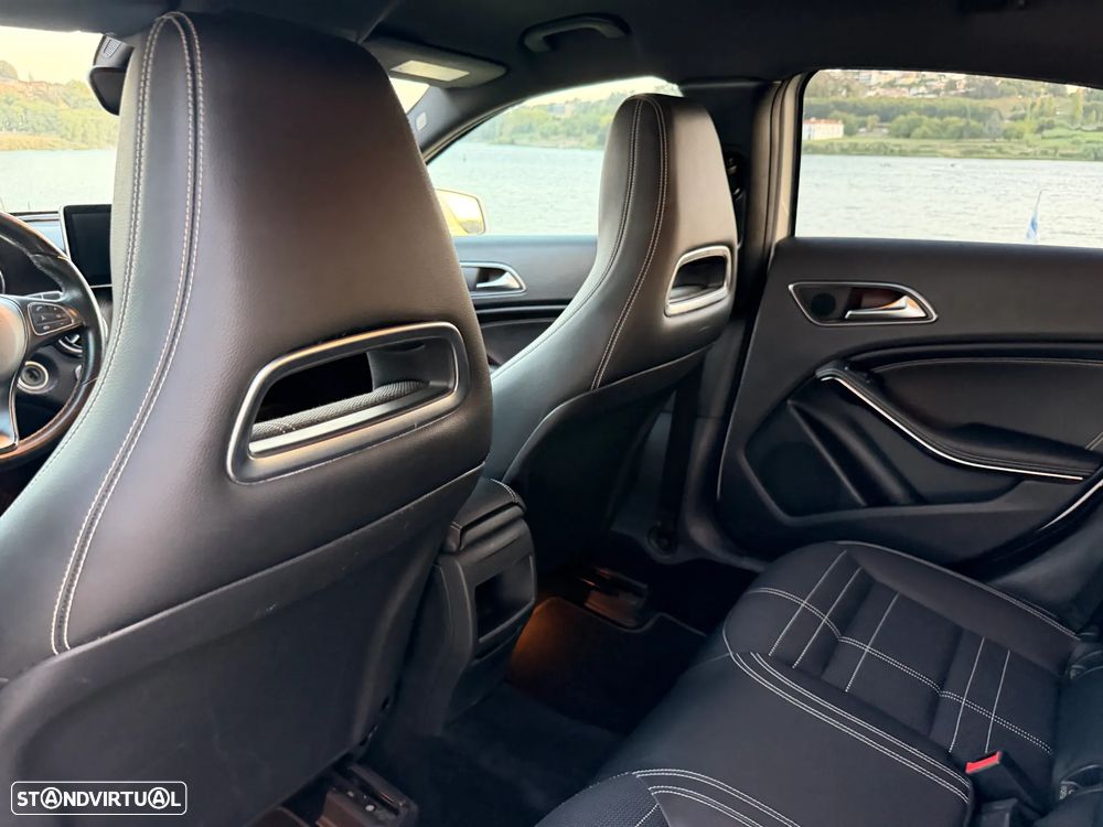Mercedes-Benz A 200 CDI 4Matic 7G-DCT Urban - 16