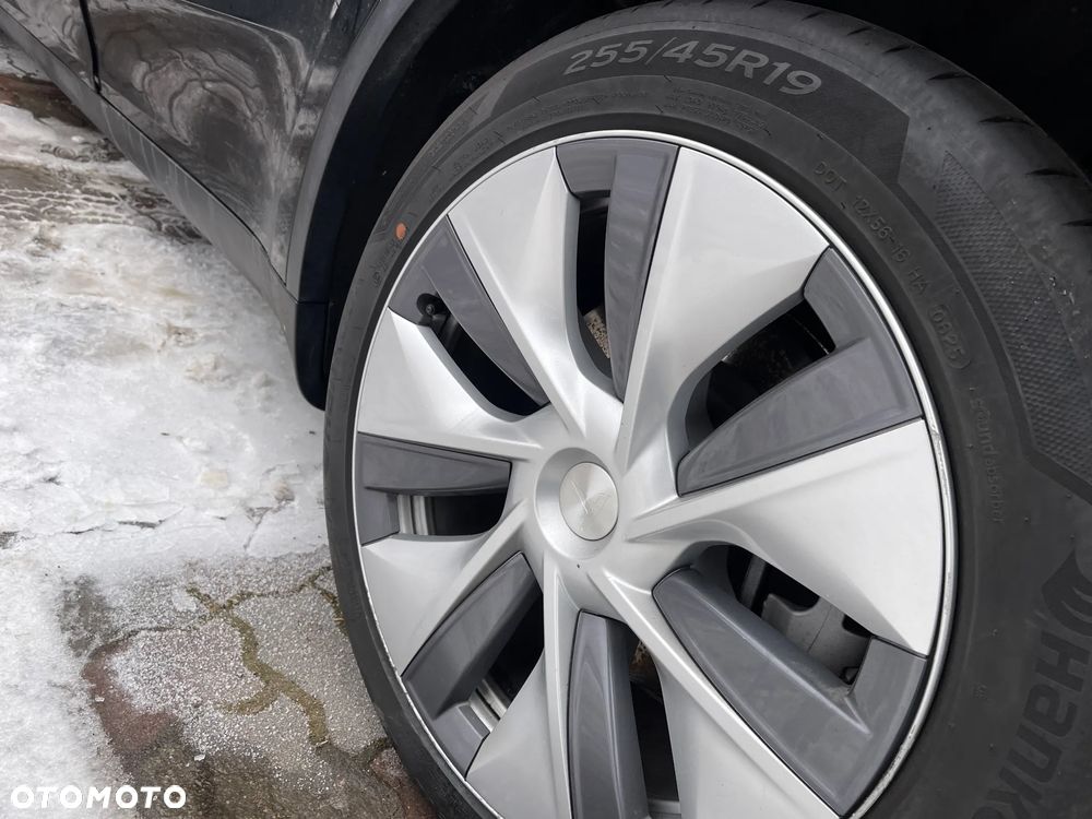 Tesla Y Long Range Dual Motor AWD - 36