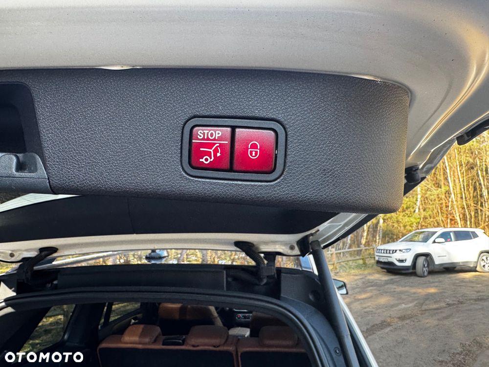 Mercedes-Benz GLS - 22