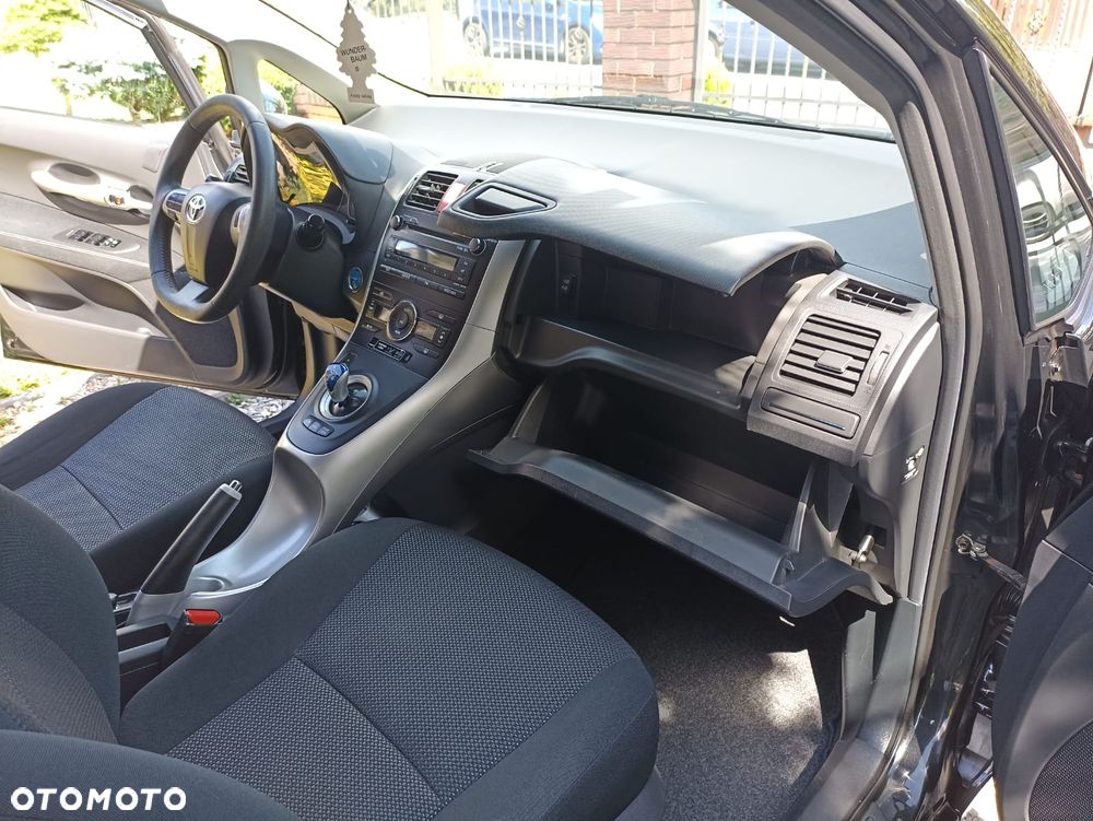 Toyota Auris 1.8 HSD Sol - 29