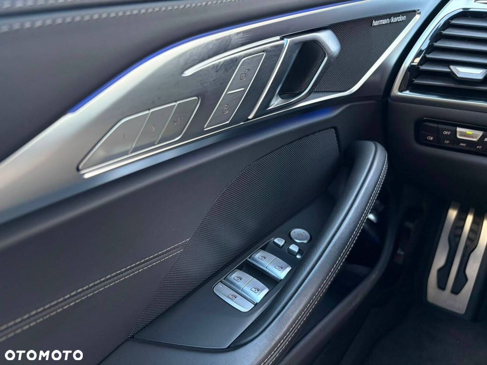 BMW Seria 8 M850i xDrive - 22