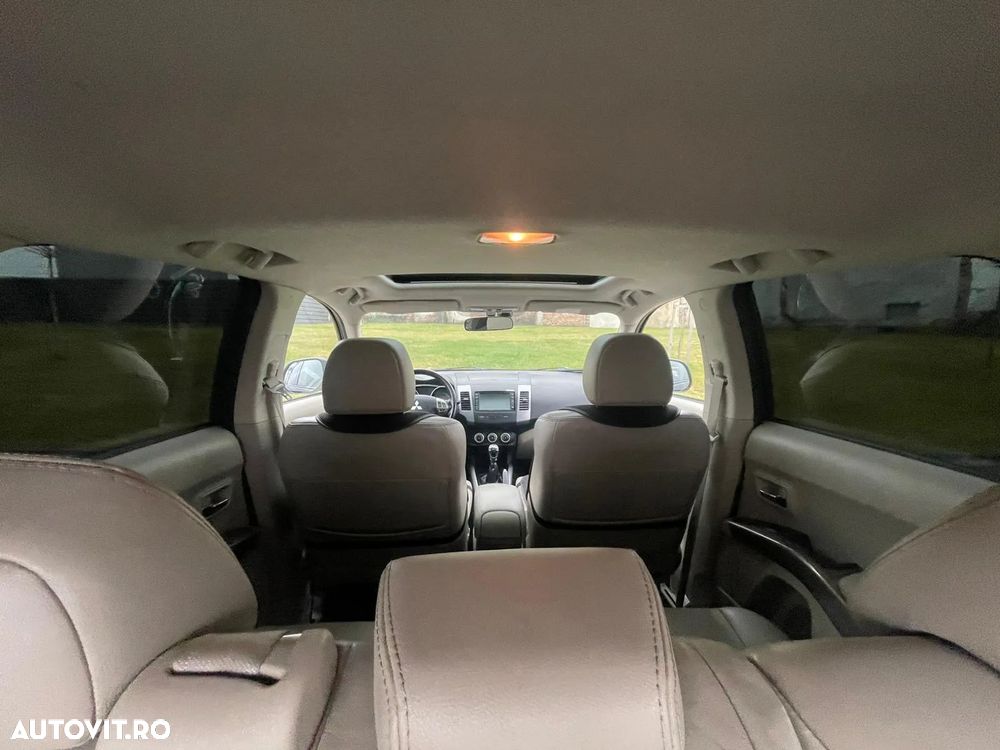 Mitsubishi Outlander 2.2 DI-D 4WD Invite - 22