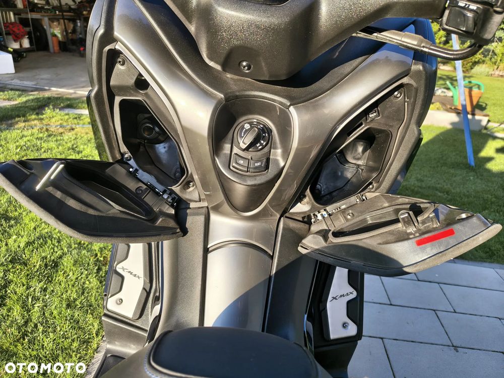 Yamaha X-max - 12
