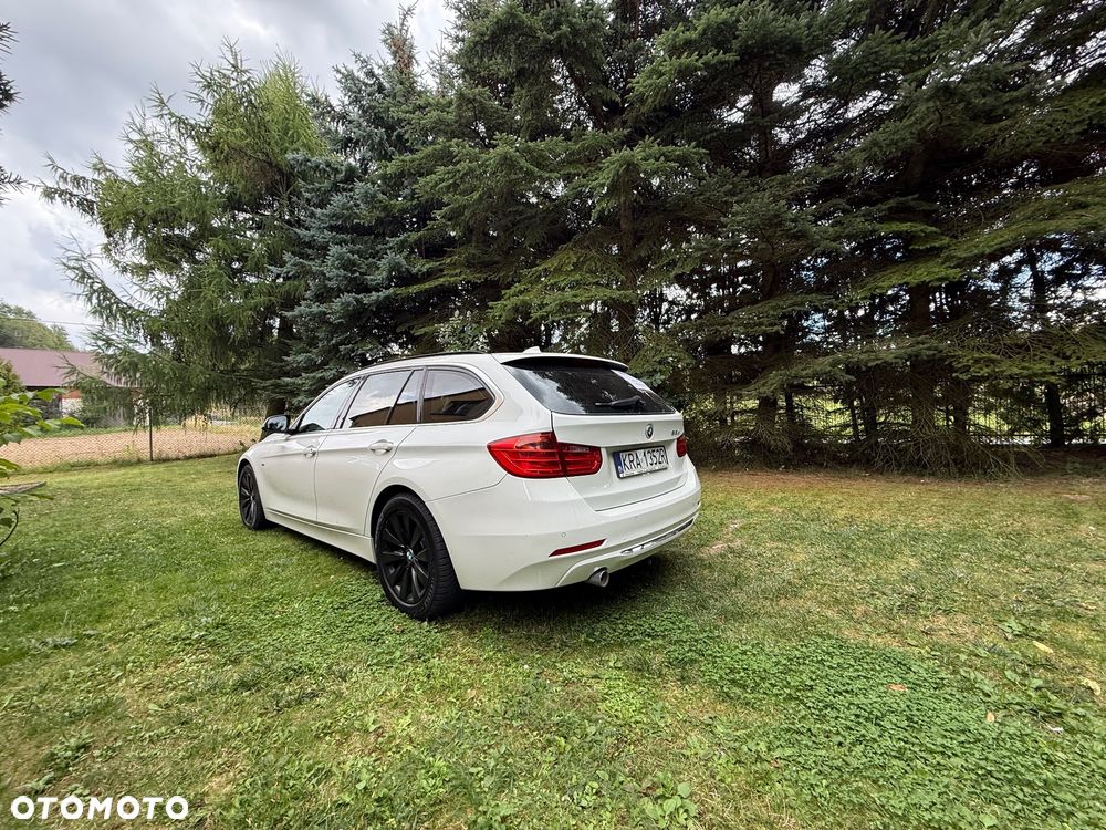 BMW Seria 3 318d Luxury Line - 3