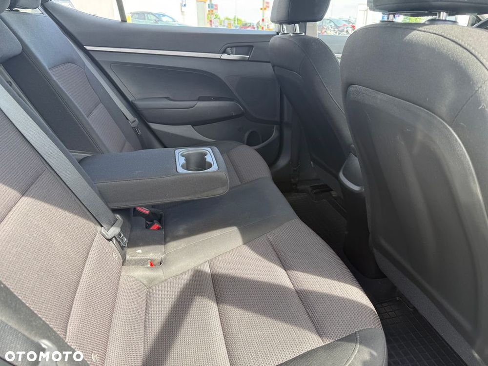 Hyundai Elantra 1.6 Classic Plus - 13
