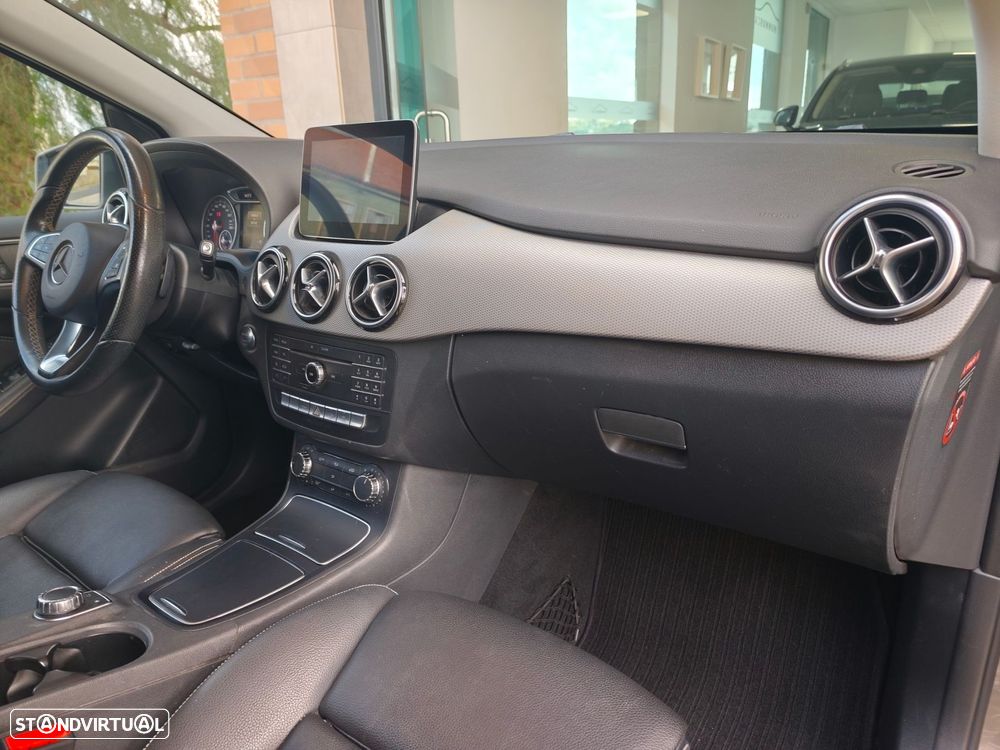 Mercedes-Benz B 180 d Urban Aut. - 27