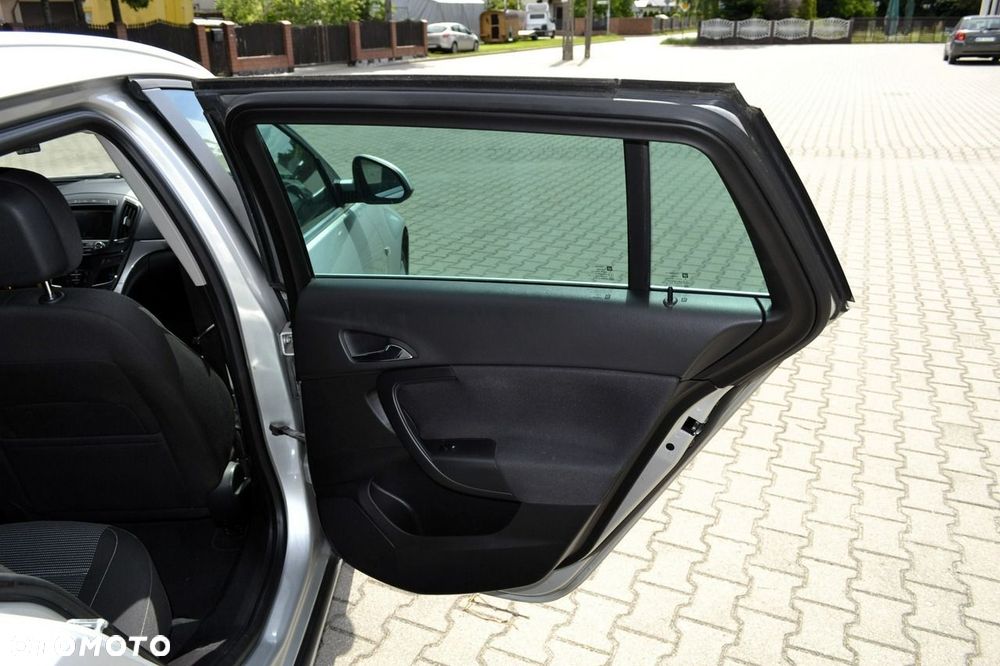 Opel Insignia 2.0 CDTI automatik Business Edition - 27