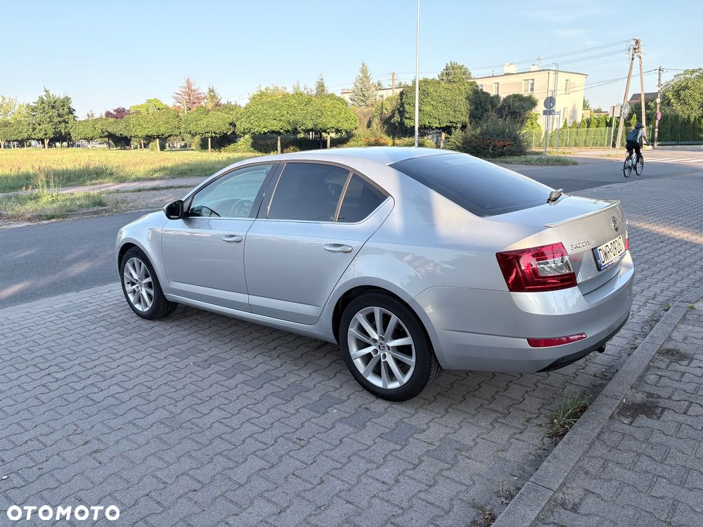 Skoda Octavia 2.0 TDI Ambition DSG - 1