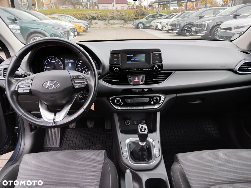 Hyundai i30 1.5 DPI Classic + - 11